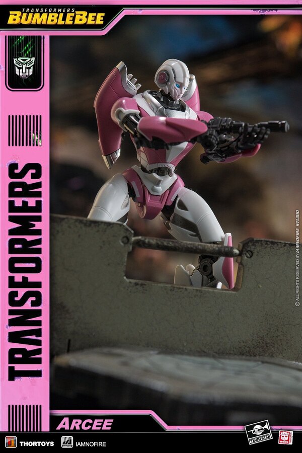 Trumpeter Transformers SK 04 Arcee Toy Photography Images By IAMNOFIRE  (12 of 18)